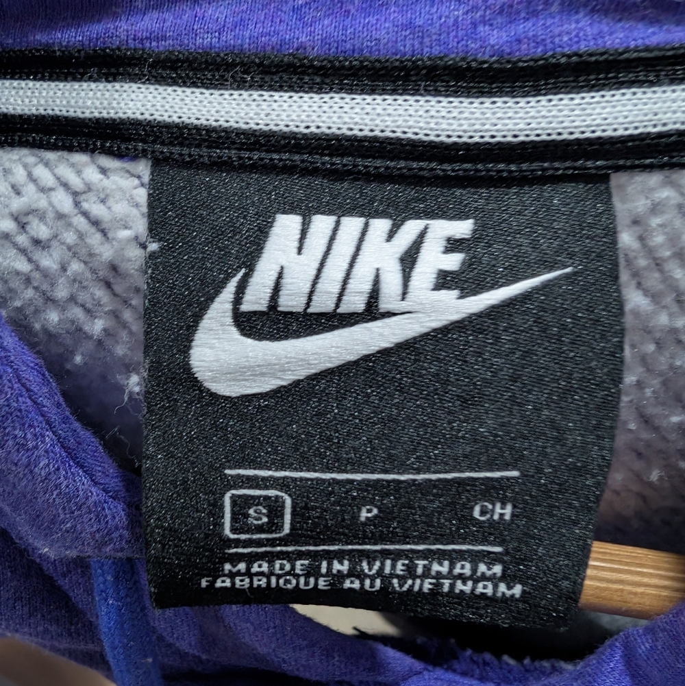 Nike Lavender/Purple Cropped / Petite Pullover Hoodie with White Nike Symbol - Picture 3 of 5